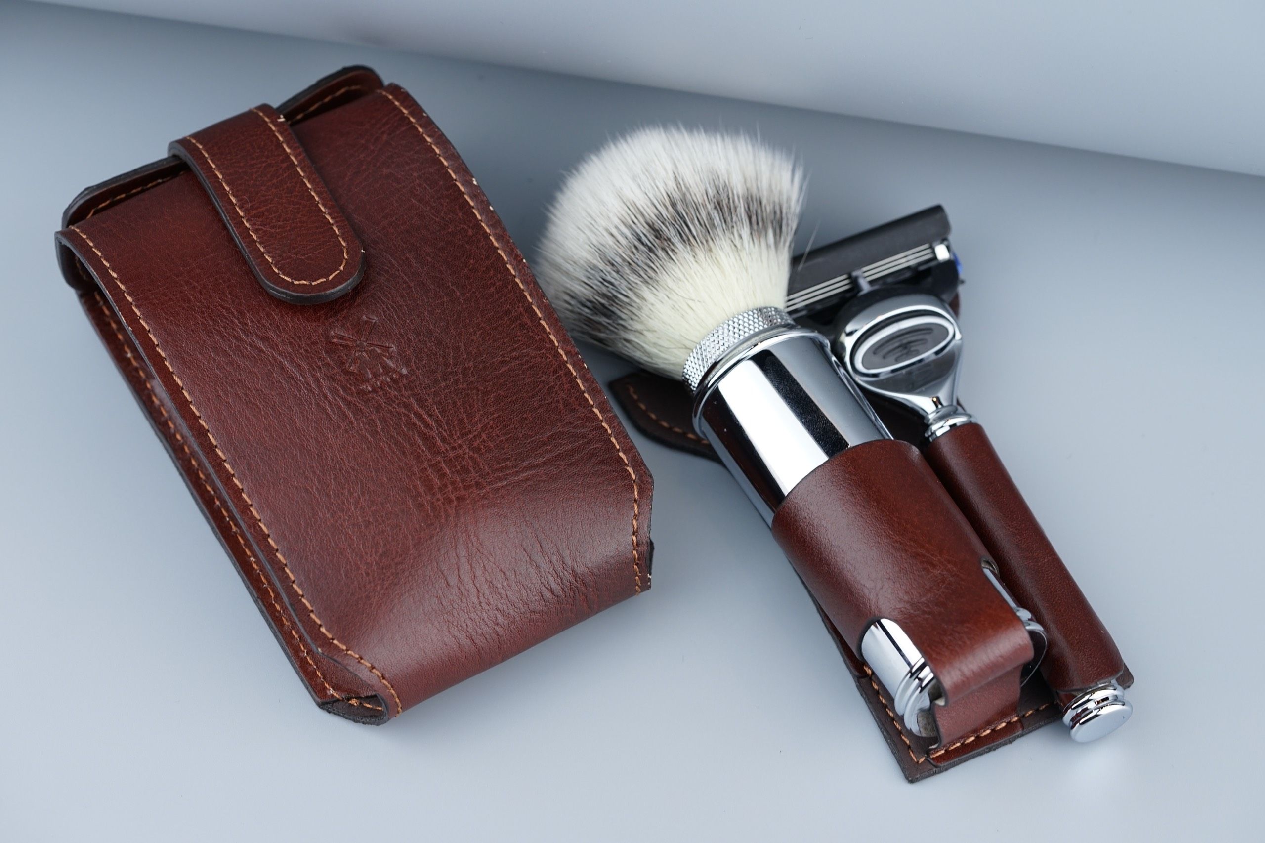 RT3F MÜHLE TRAVEL, Florentine Brown Leather - Fusion Shaving Kit