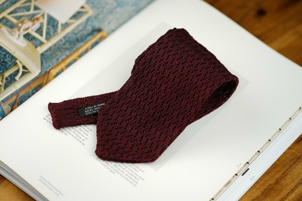 Burgundy Zig Zag V Point Knitted Silk Tie