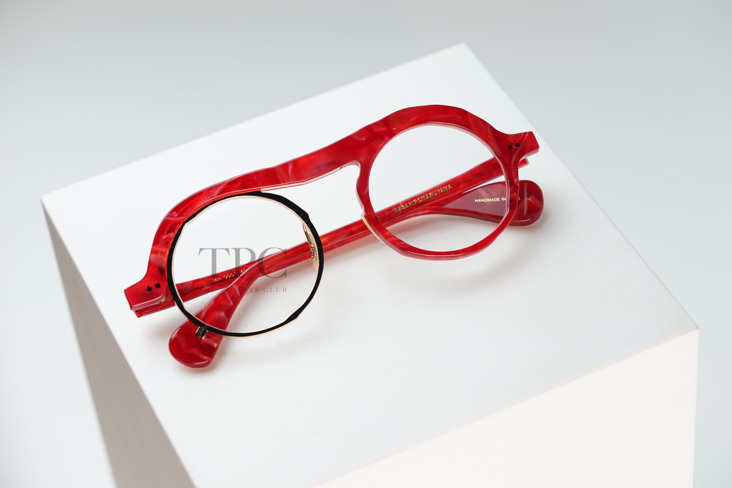 MM0051 - No.3 Marble Red / Gold 