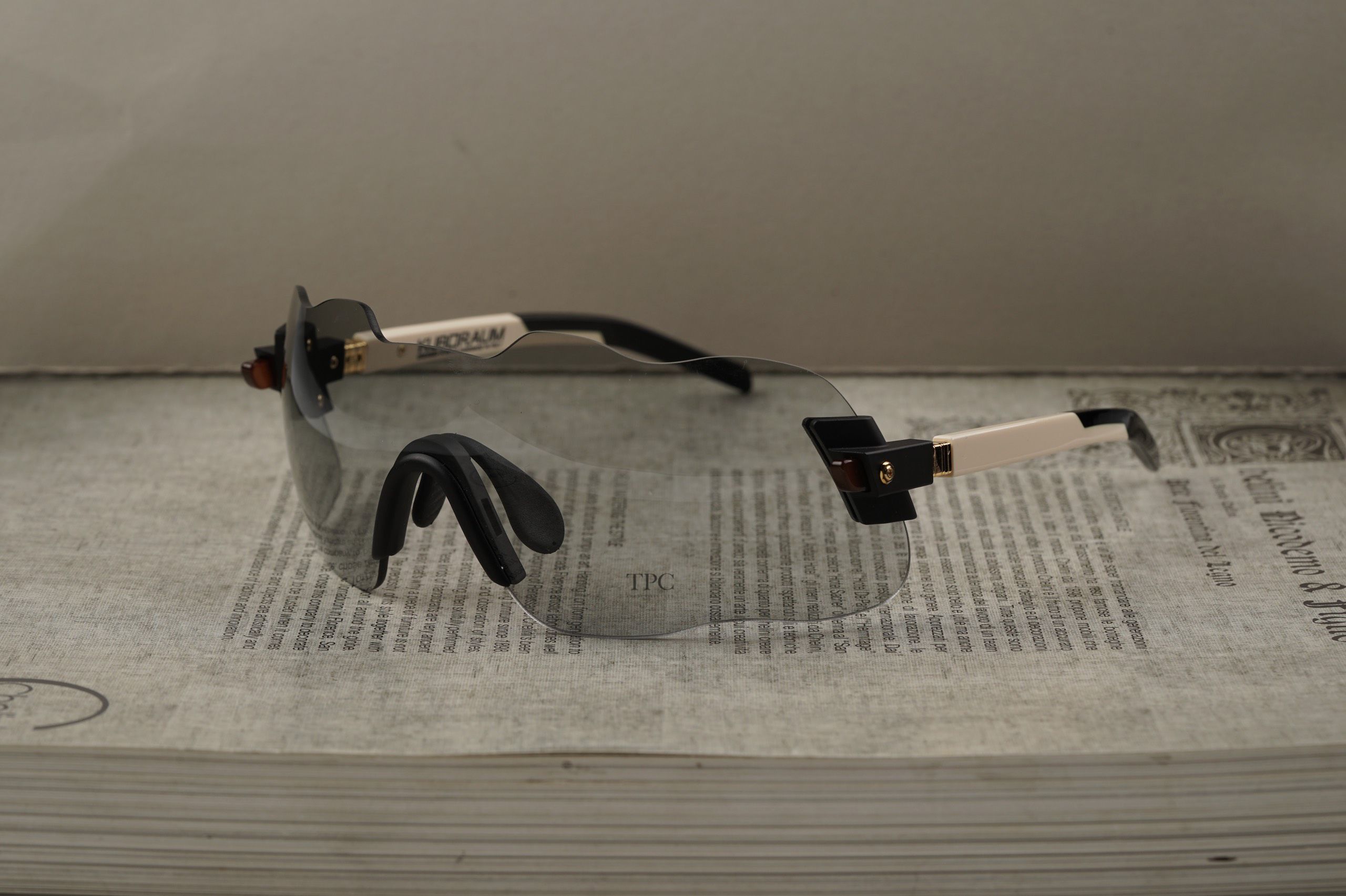 Mask E50 BW