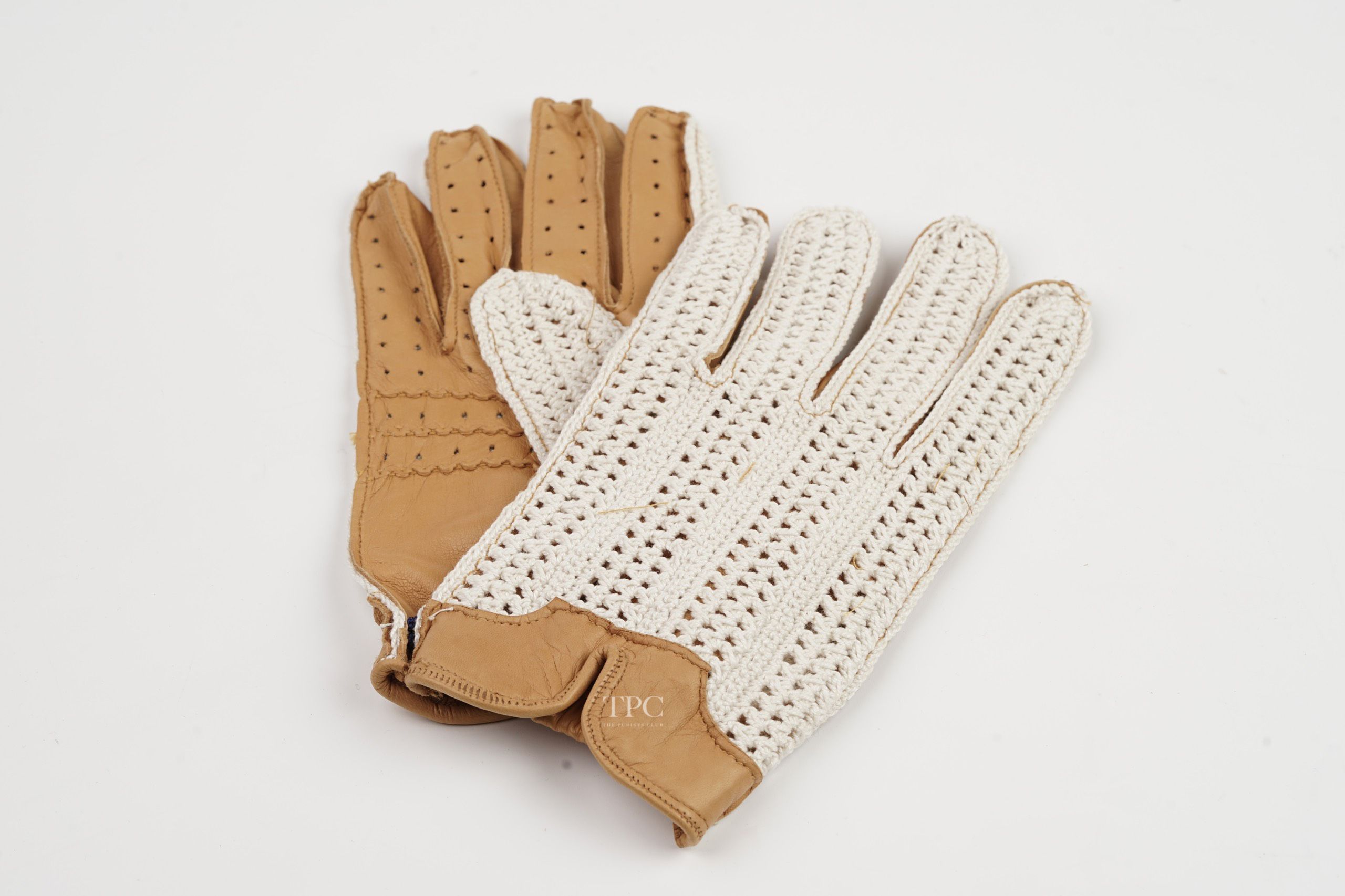 OMEGAGloves CROCHET. MAN GLOVE LAMBSKIN/ENTIRELY SEWN BY HAND, CROCHET/STYLE, UNLINED. OCRE.