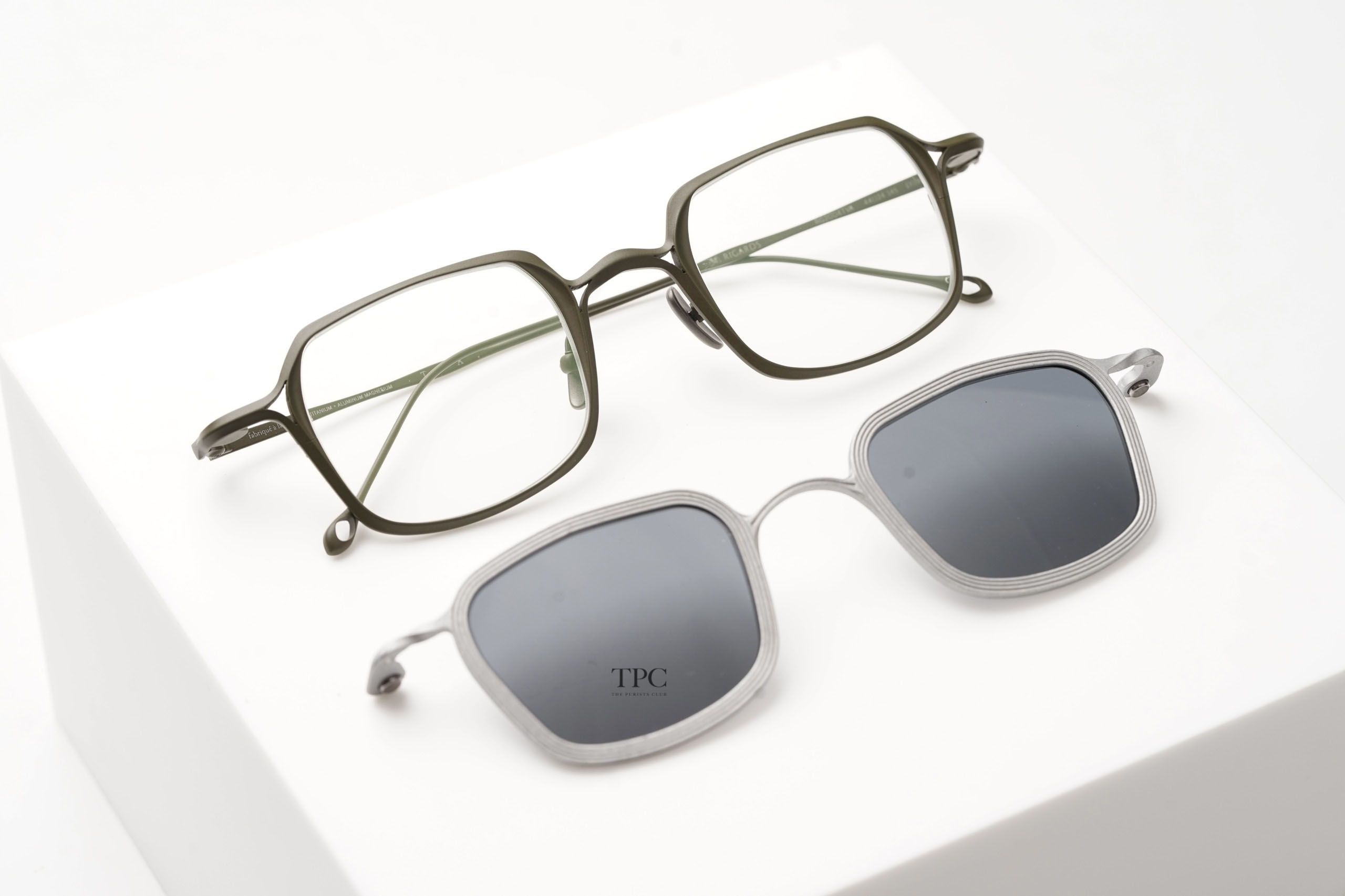 RG2004TVA x ANTIQUE OLIVE/CLEAR+D,GRAY
