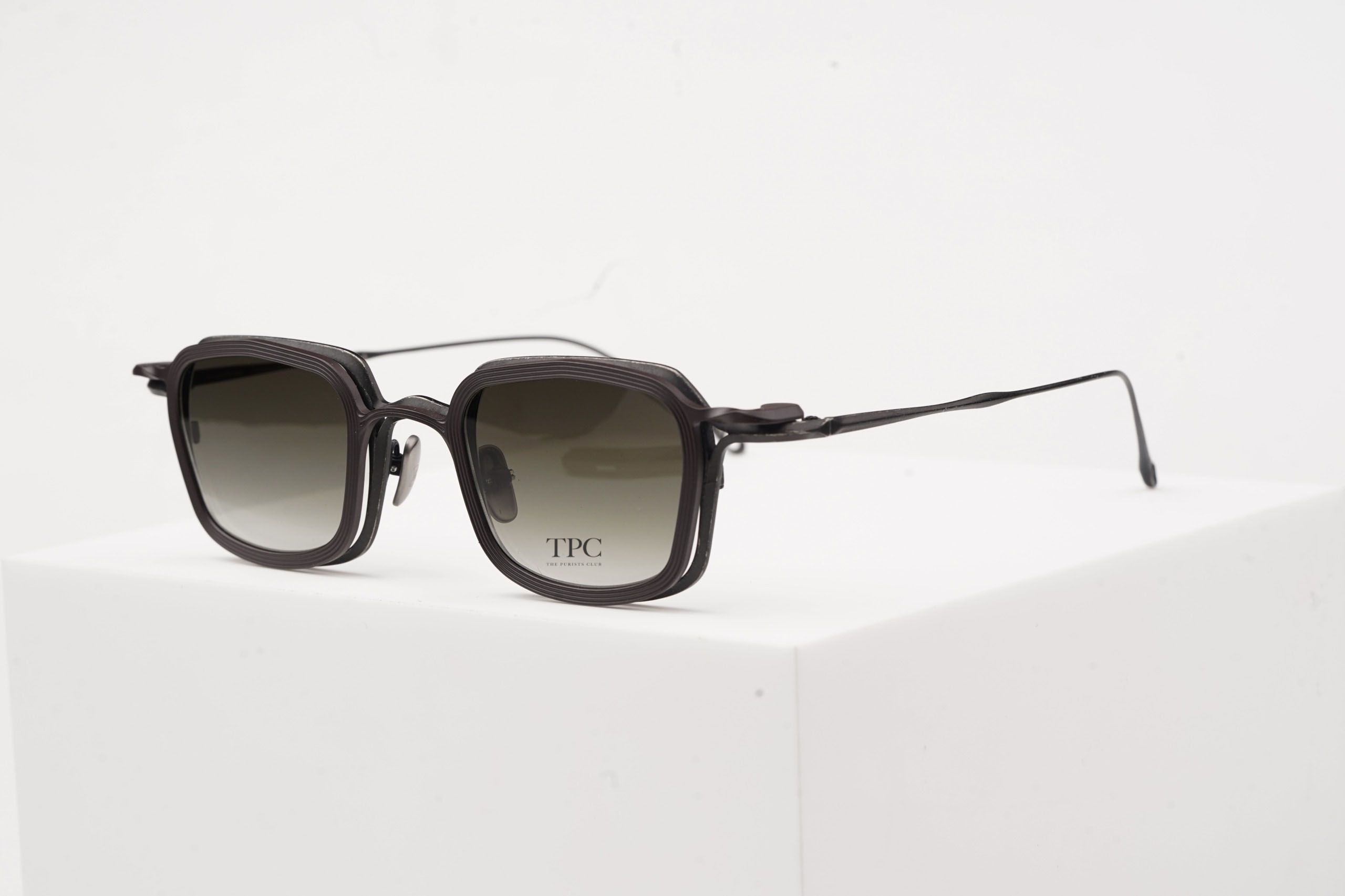 RG2004TVA x ANTIQUE BLACK/L.GRAY+GREEN GR