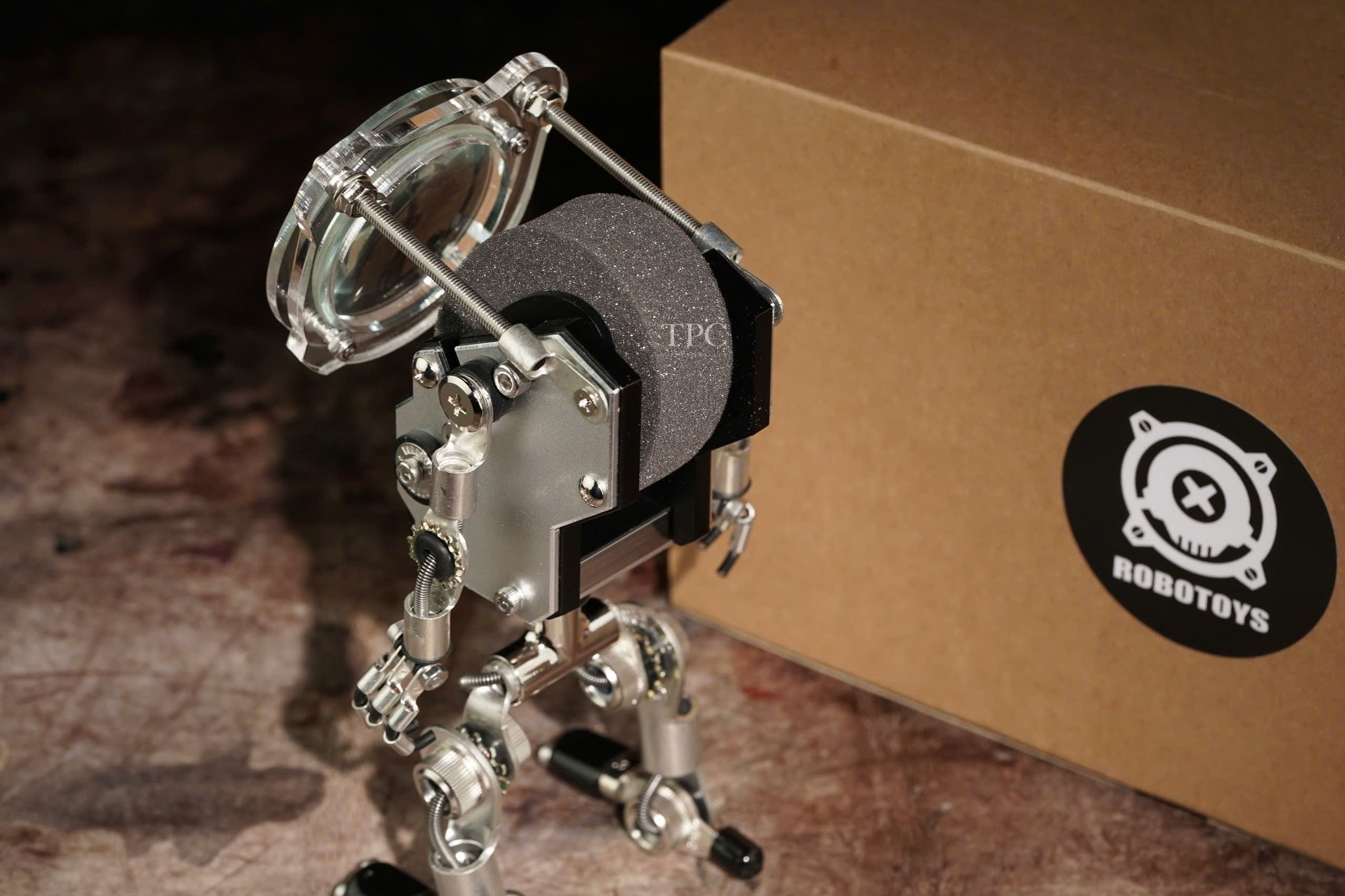 Big Robotoy with Loupe (WS-05)