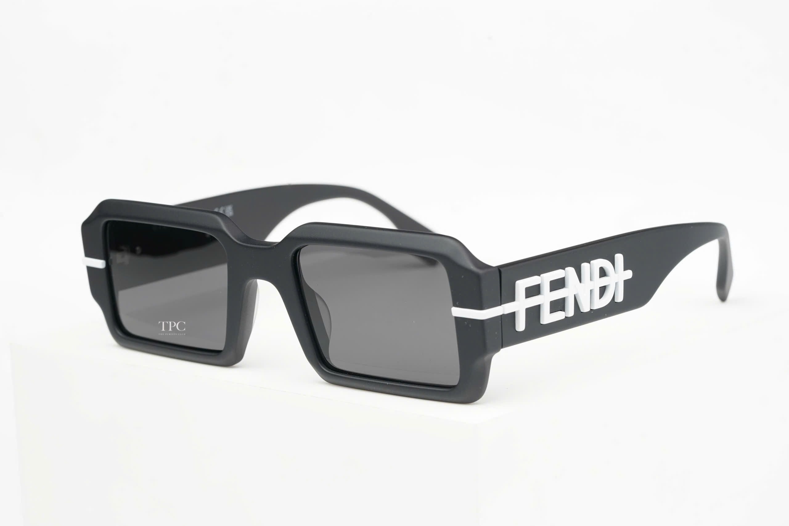 Fendi FE40073U5202A