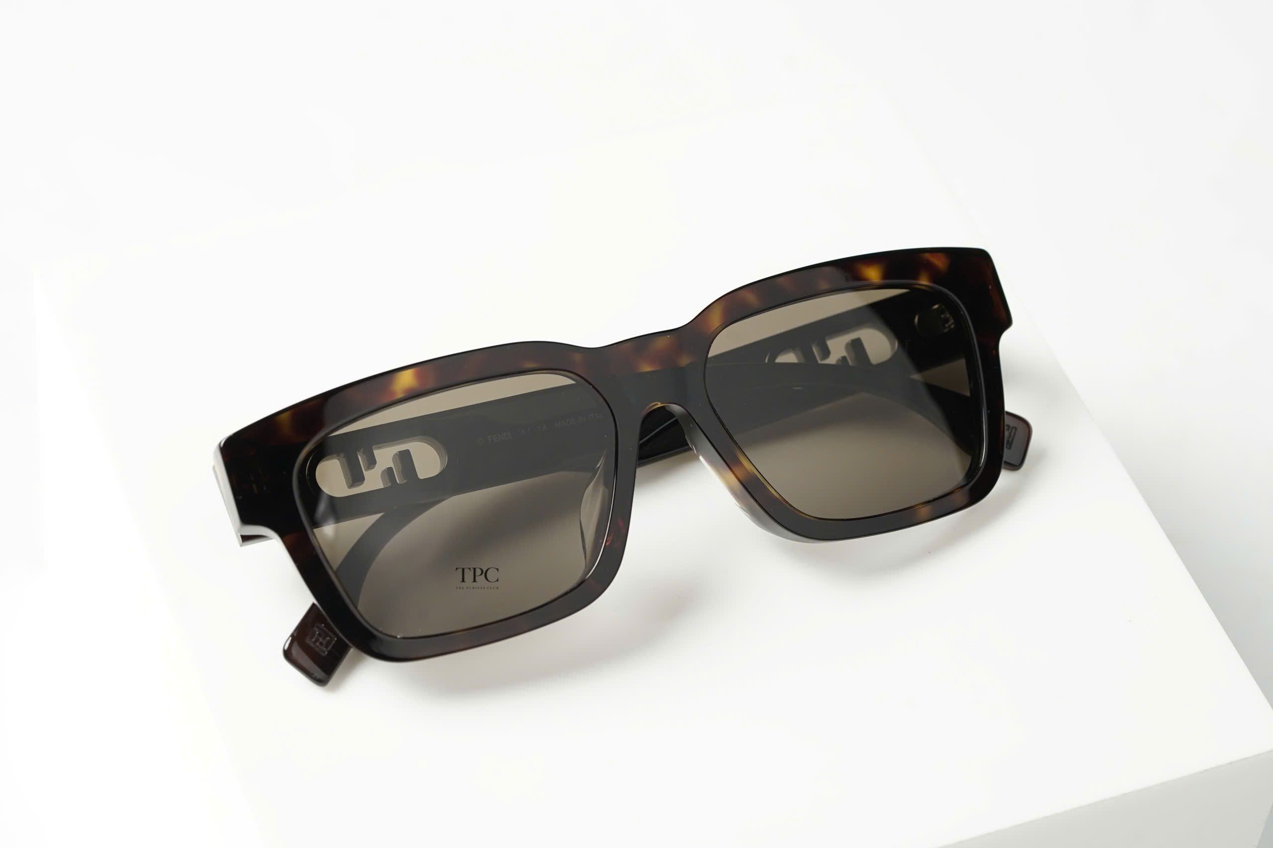 Fendi FE40107F5652E