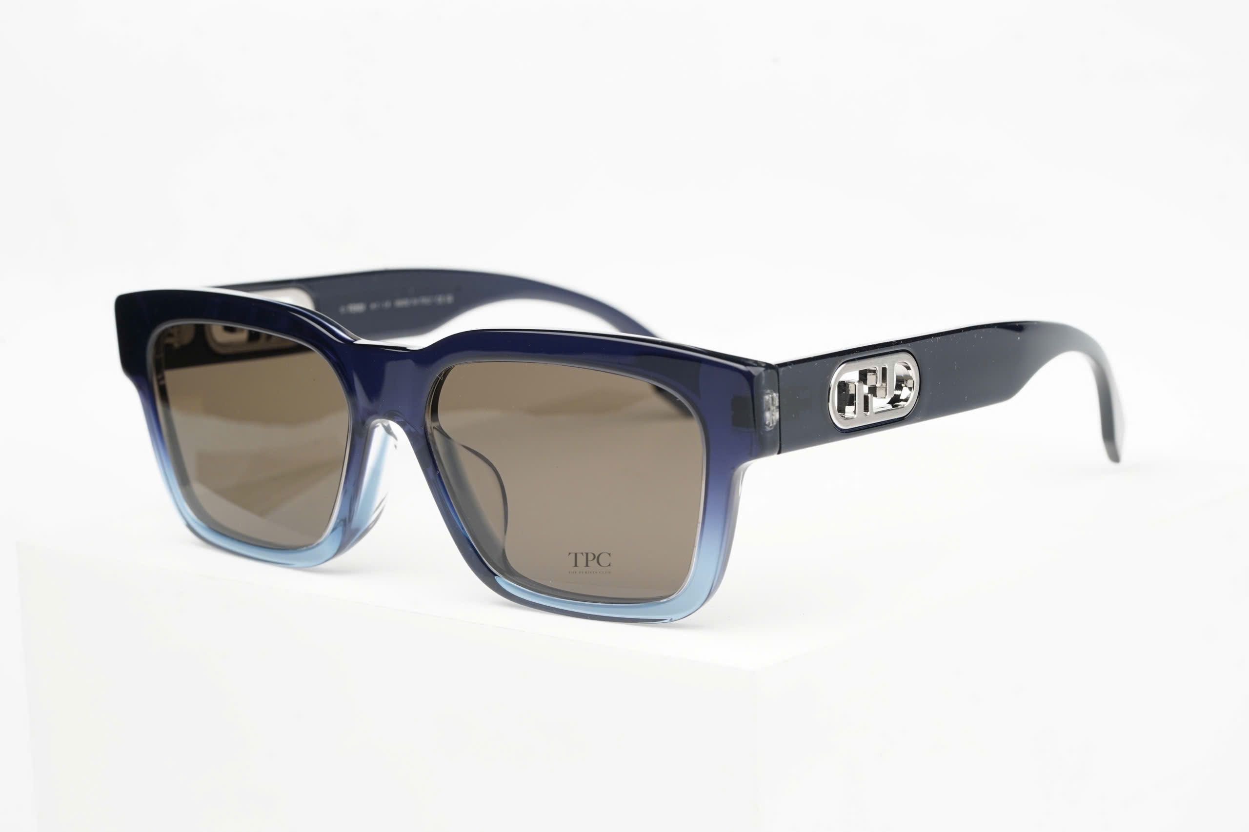 Fendi  FE40107F5690E