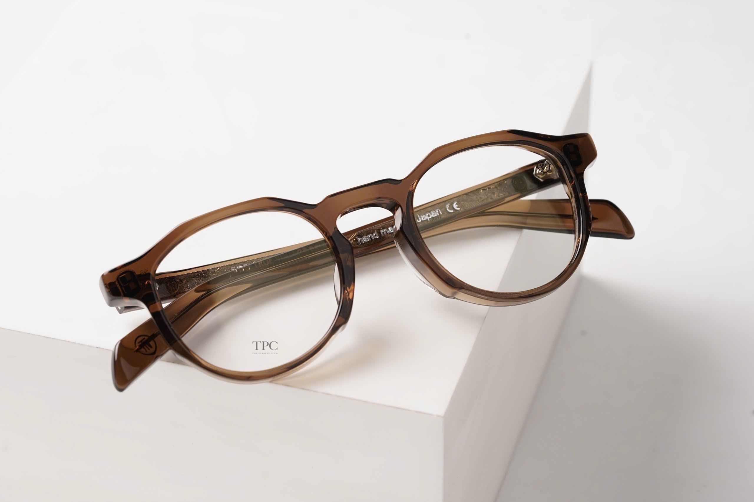 TVR 533 - Mocha Mousse