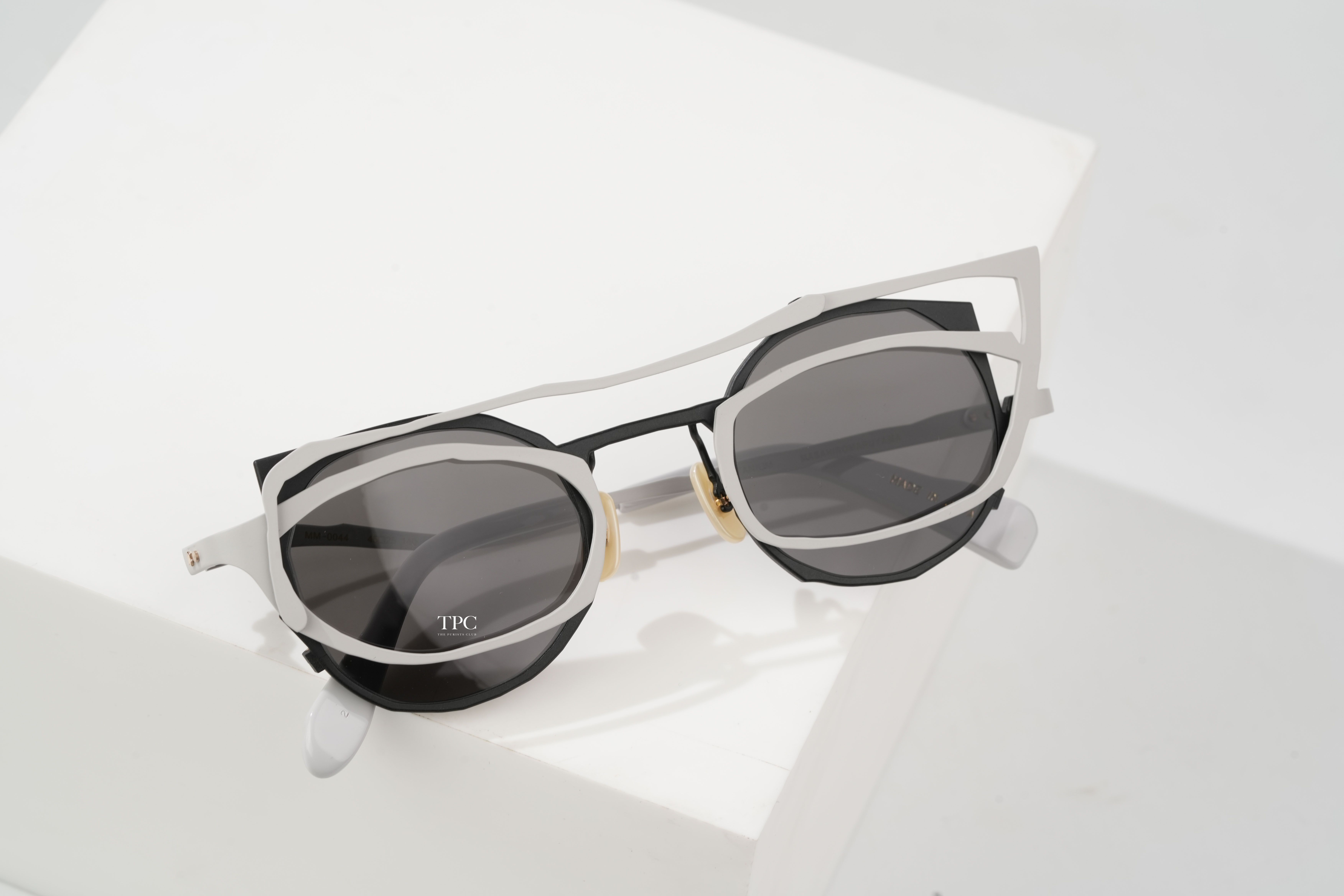 MM-0044 No.2 Gray / Black