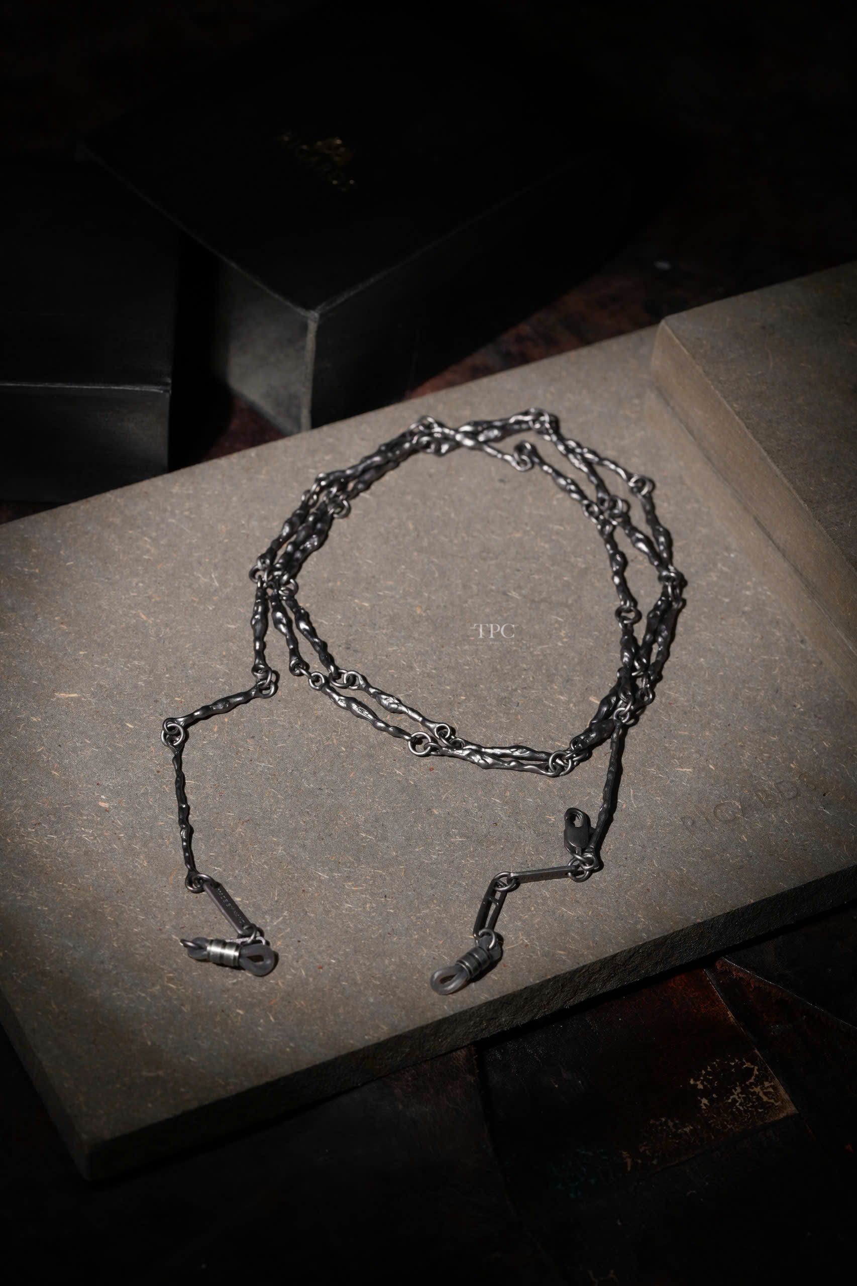 AT039ZC x EYEWEAR CHAIN IN GRAY PATINA COPPER