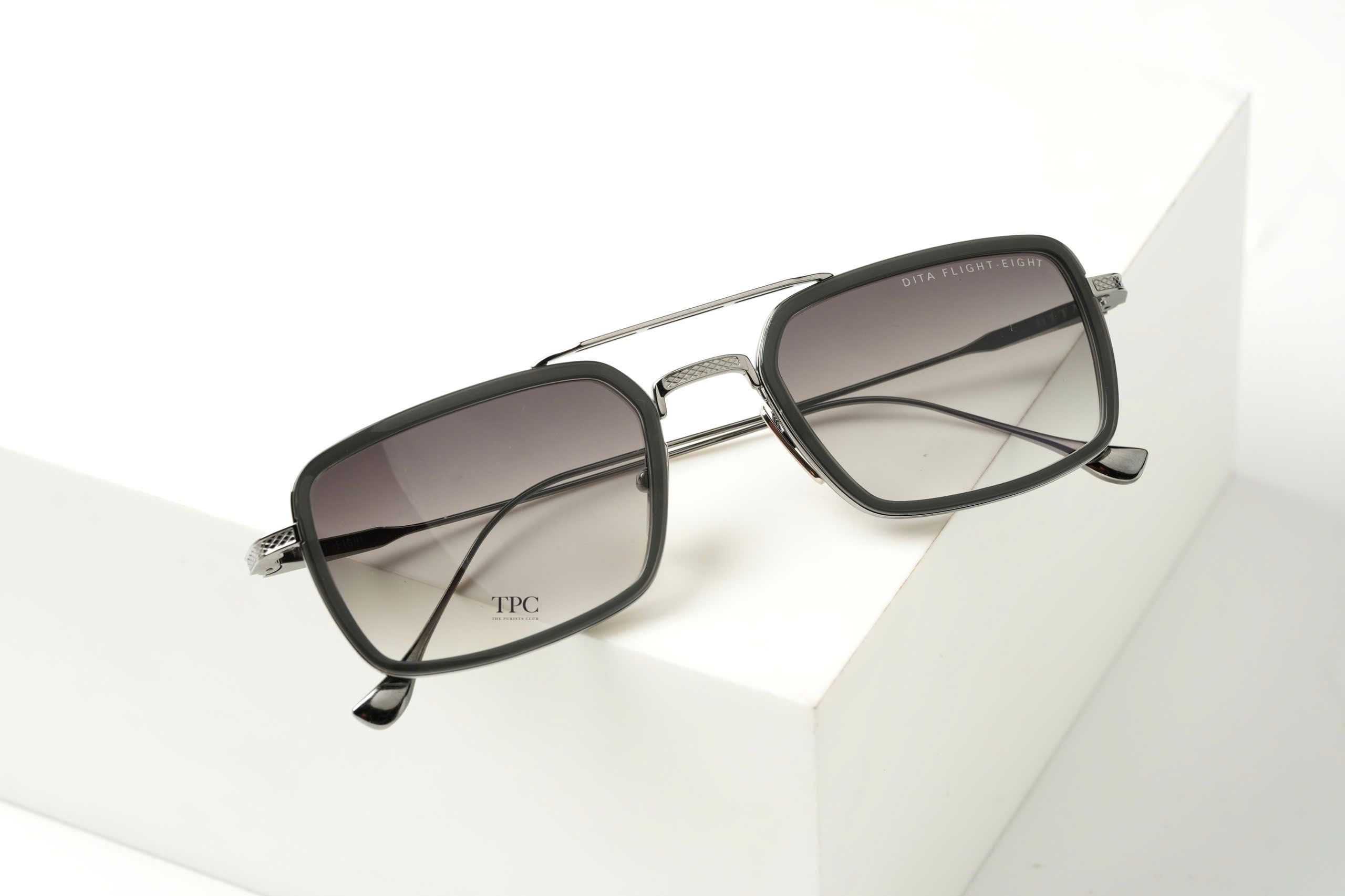 DTS134-53-col.01/FLIGHT.008