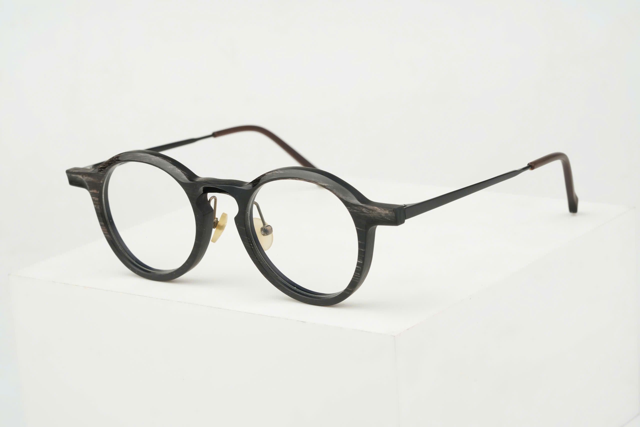 RG0108/UNI BLACK&WHITE x SUN