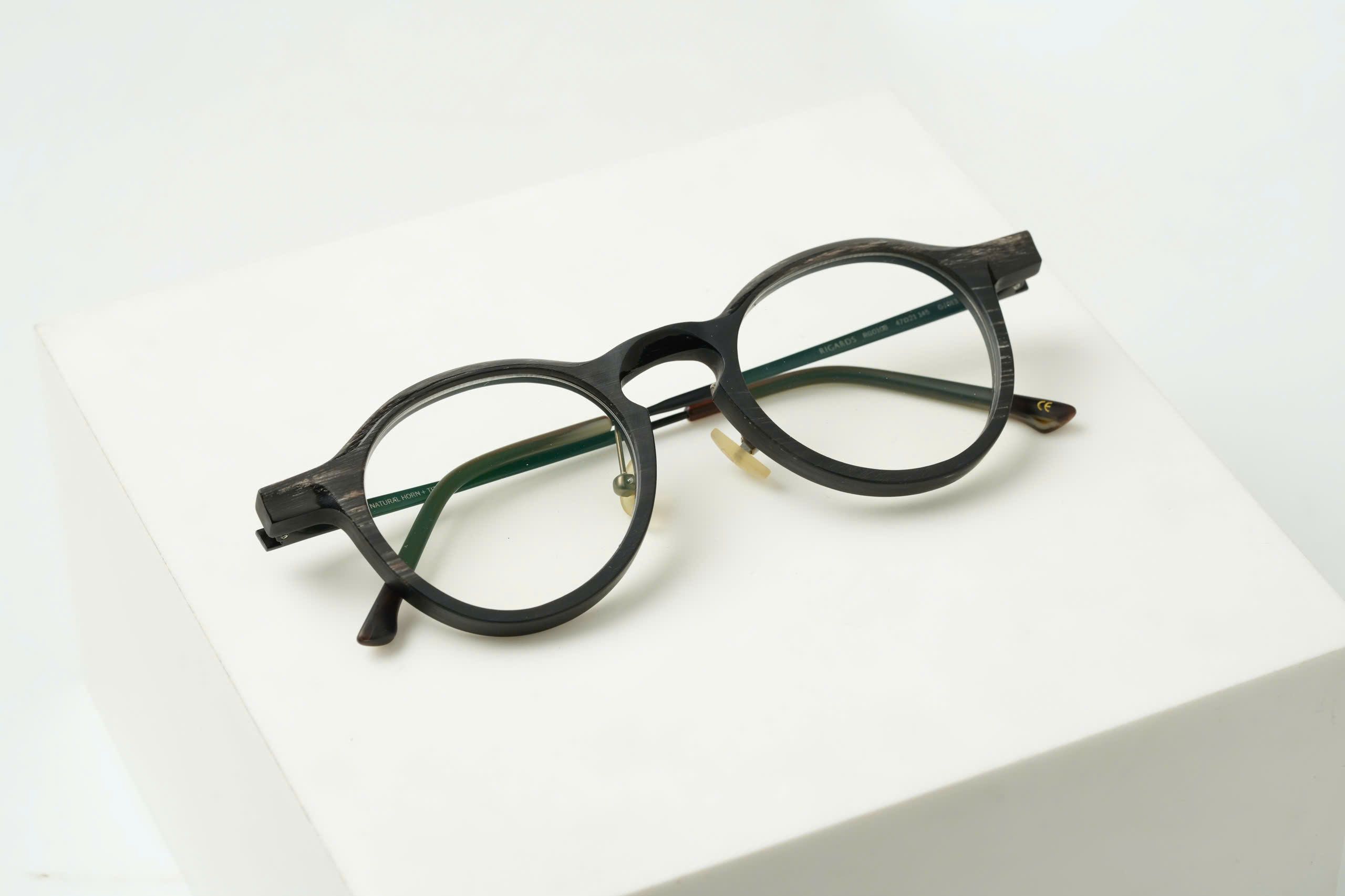 RG0108/UNI BLACK&WHITE x SUN