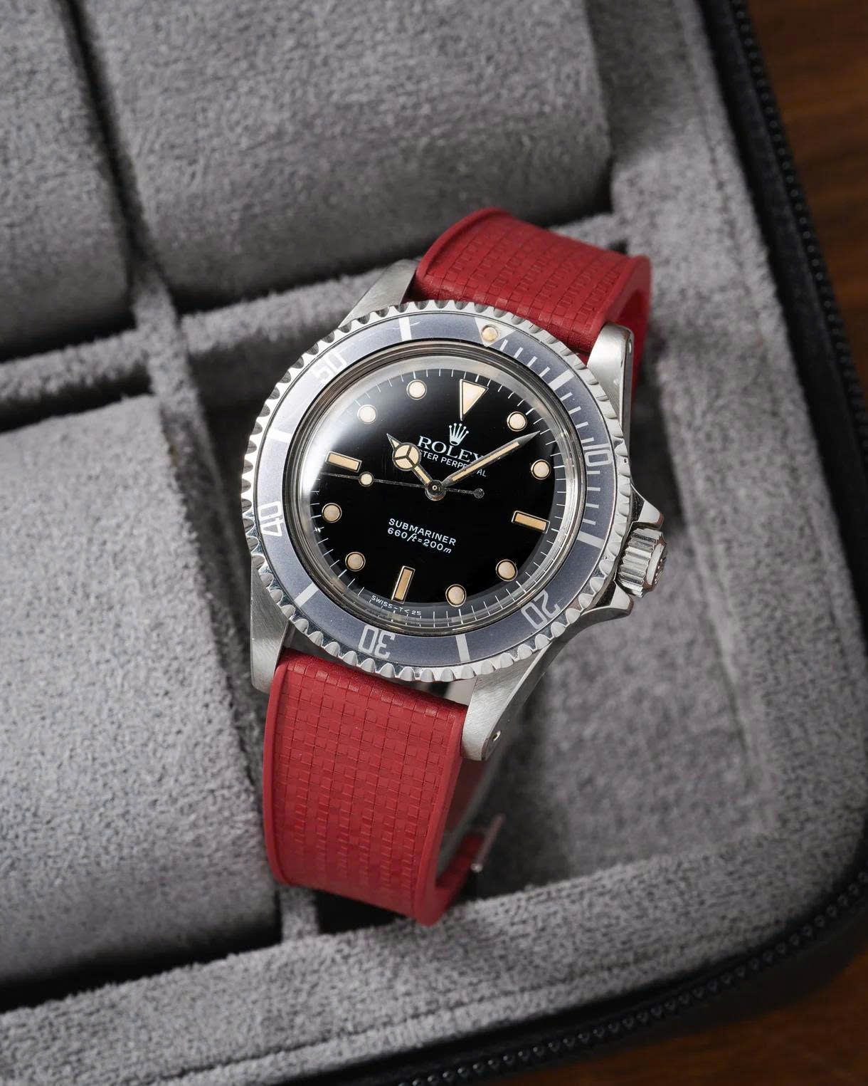 Red Mosaic Rubber CTS Strap 20-16 / Silver (Steel)