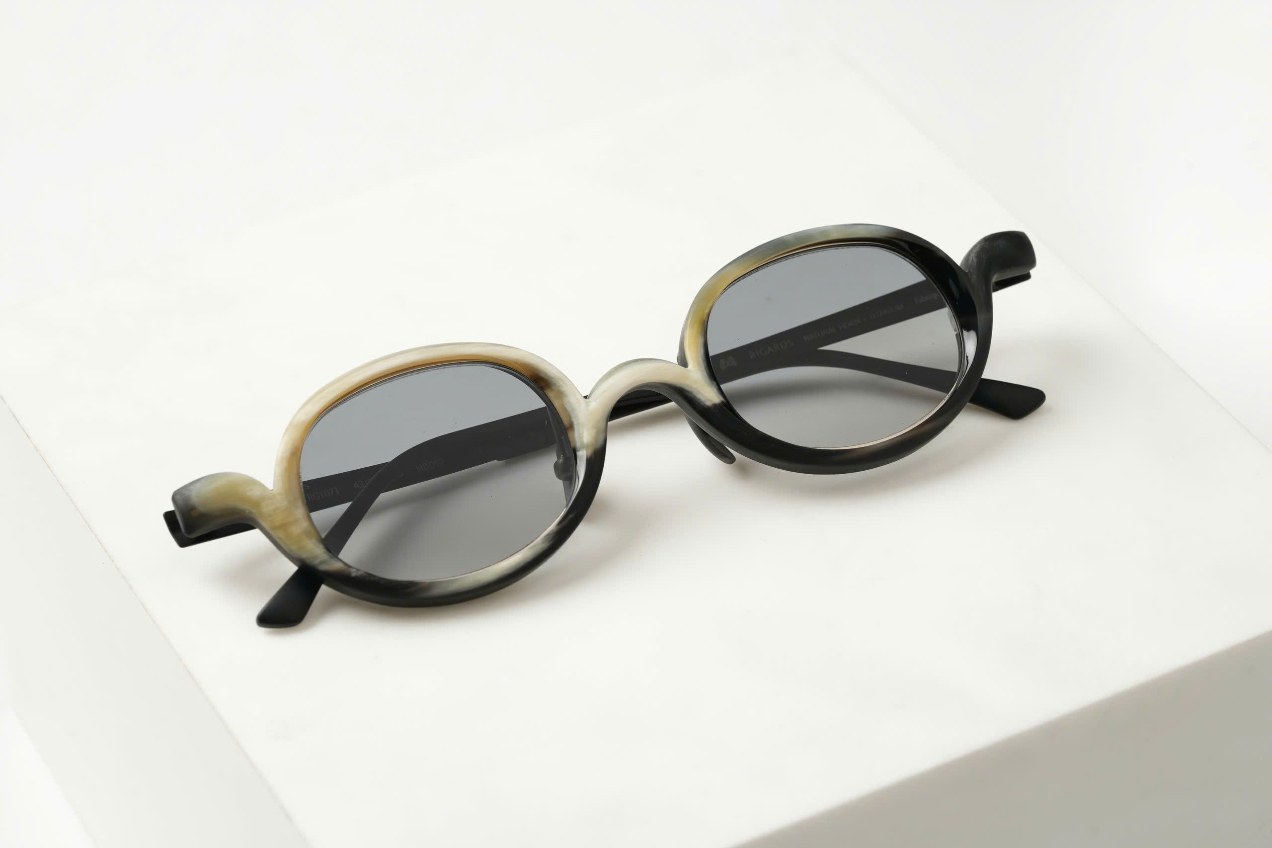 RG1071 x BLACK&WHITE/SUN