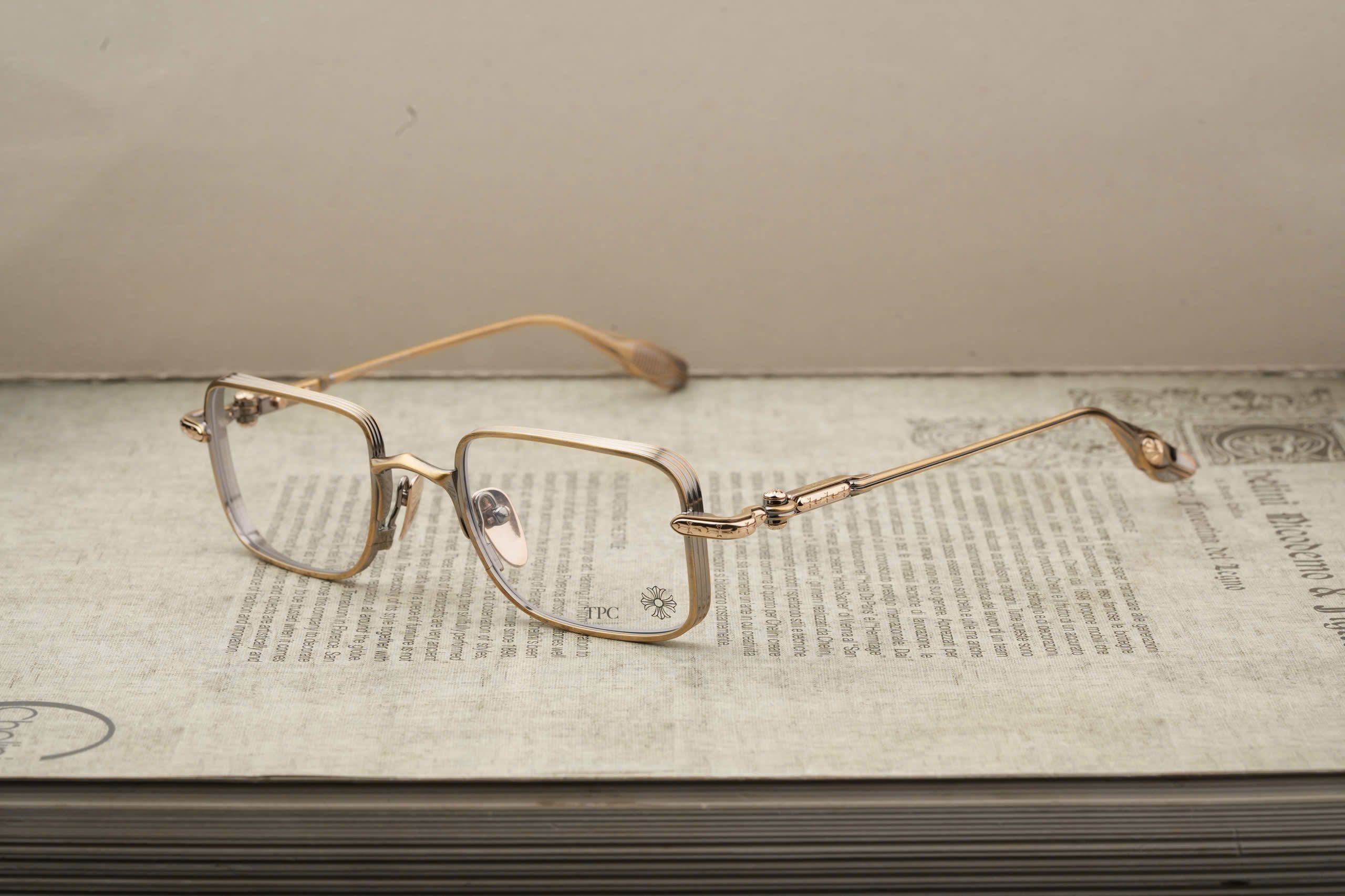 ASSSOLUTLY - Antique Gold
