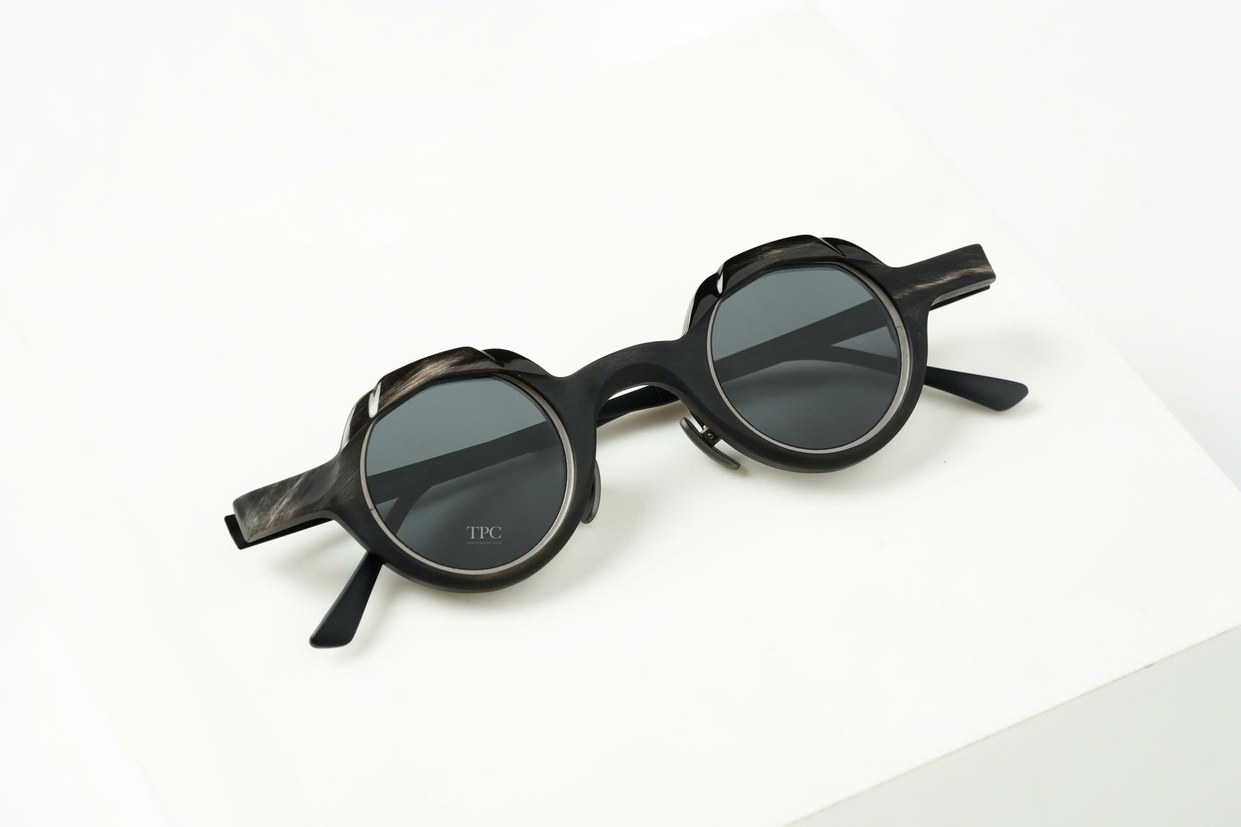 RG1064/UNI/BLACK&WHITE x SUN